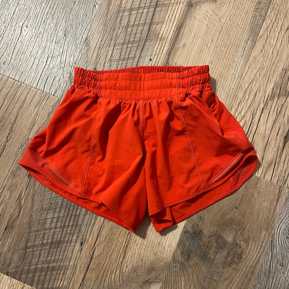 Lululemon Hotty Hot Low-Rise Lined Short 4”